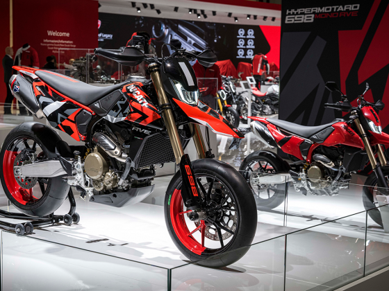 Hypermotard 698 Mono RVE: "Najkrajší motocykel" výstavy EICMA 2023