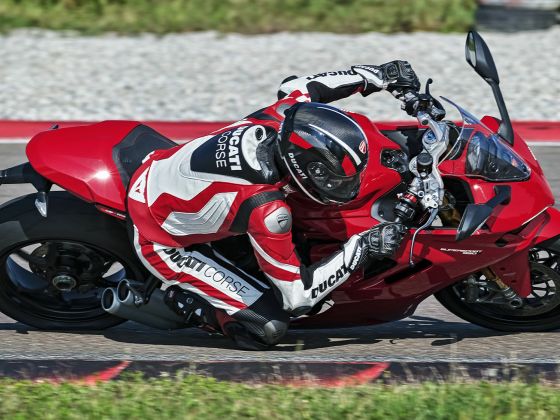 Nový Supersport 950