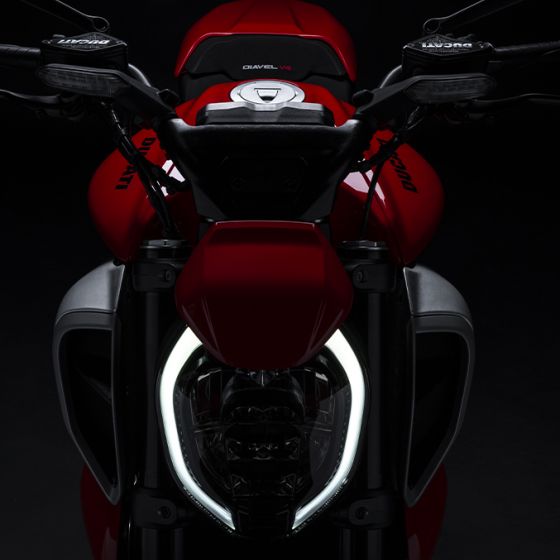 Diavel V4