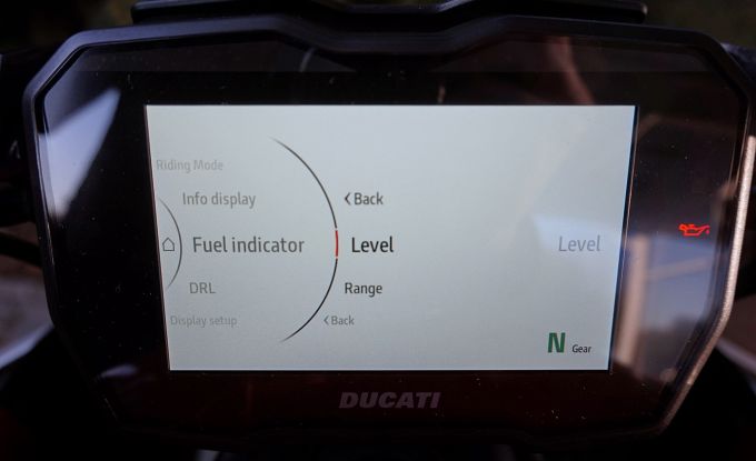 Ducati Diavel V4 red