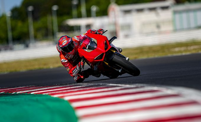 Panigale V4