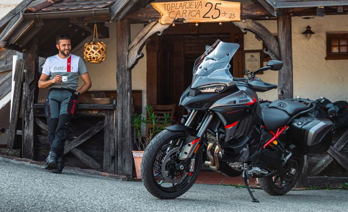 Multistrada V4 S Grand Tour